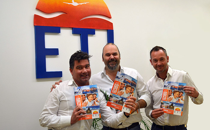 ETI Geschäftsführer Martin Hafner (Mitte), Erwin Huber (Head of Sales & Product Development, rechts) und Dieter Pammer (Director Marketing & Sales Promotion Austria, links). &copy; ETI
