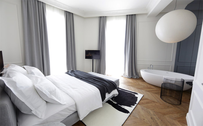 Zimmer mit freistehender Badewanne im "Adriatic". &copy; Hotel Adriatic / Maistra