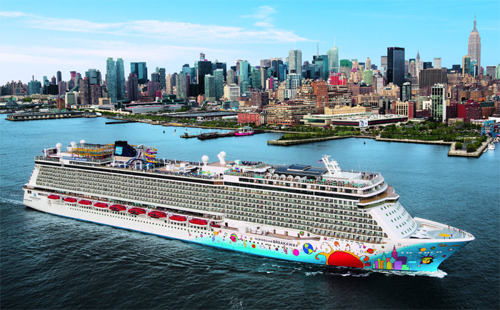 Die "Norwegian Breakaway" vor Manhattan. &copy; Norwegian Cruise Line