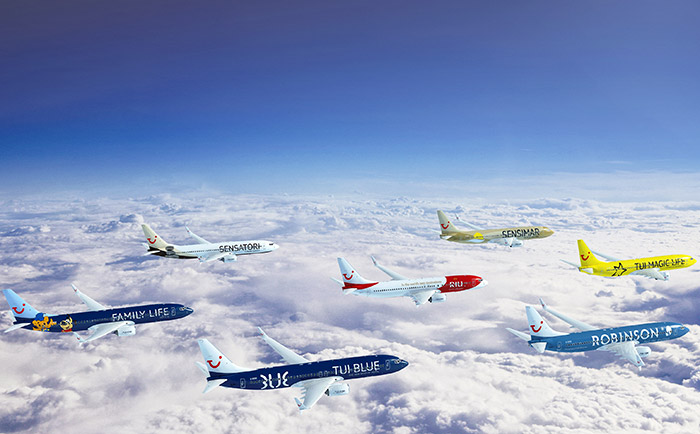 Mehrere Flugzeuge mit Sonderbemalungen sollen für die Hotels werben. &copy; TUI