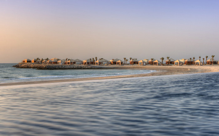 Das "Banyan Tree" gehört zu den bekanntesten Hotels. &copy; Ras Al Khaimah Tourism Development Authority