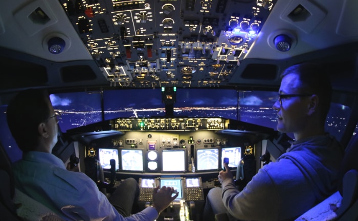 Im "Gate 08" kann man unter anderem mit einer Boeing 737 "fliegen". &copy; Martin Dichler