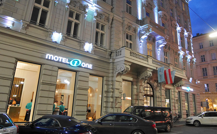 Das "Motel One Wien Staatsoper" befindet sich in zentraler Lage. &copy; Martin Metzenbauer