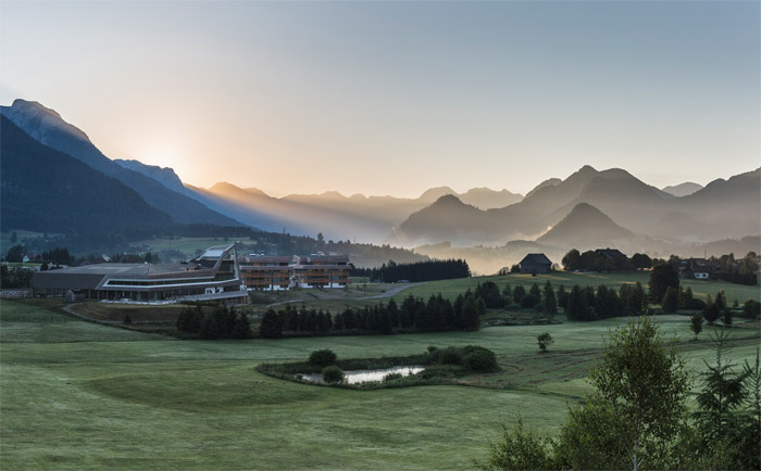 Das "Narzissenhotel" liegt im schönen Salzkammergut. &copy; Narzissenhotel / Walter Luttenberger