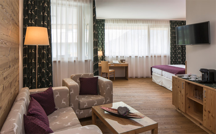 Suite im "Narzissenhotel". &copy; Narzissenhotel / Walter Luttenberger