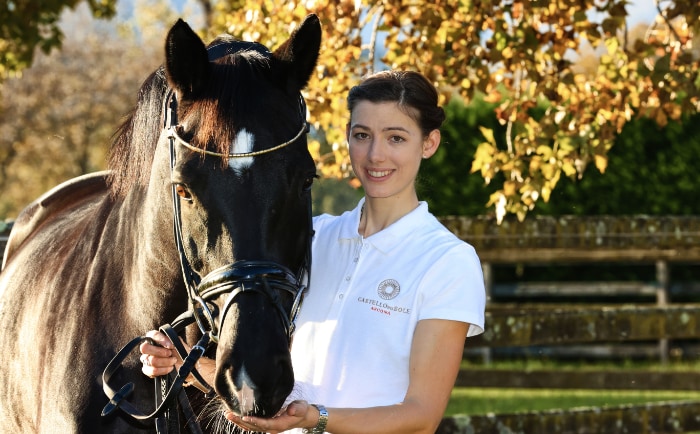 Philine Brunner und ihr Team unterstützen die Hotelgäste. &copy; Castello del Sole