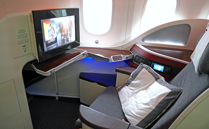 Bequeme Sitze in der Business Class. &copy; Martin Metzenbauer