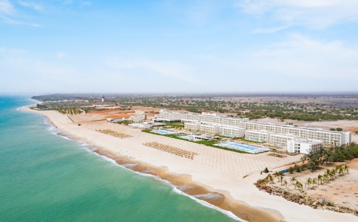 Das neue Resort wurde am weißen Sandstrand von Pointe Sarène eröffnet. &copy; RIU Hotels & Resorts