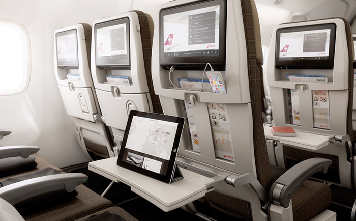 Ab 9 Franken kann man auch über den Wolken im Internet surfen. © Swiss Ab 9 Franken kann man auch über den Wolken im Internet surfen. © Swiss