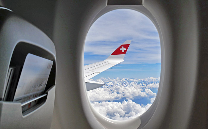 Große Fenster lassen viel Tageslicht in die Kabine gelangen. &copy; Martin Metzenbauer