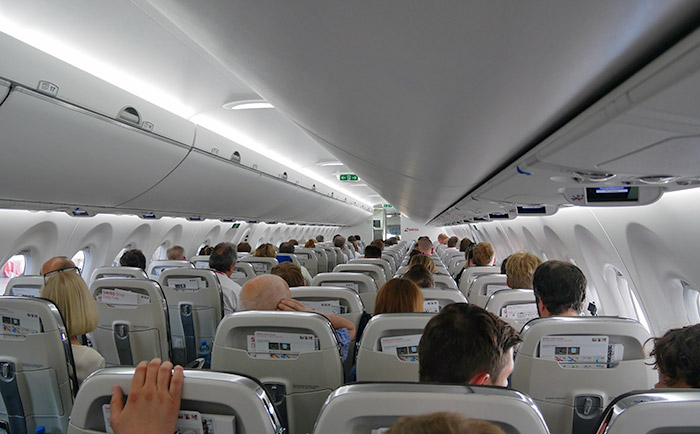 Die Sitze sind in einer 2-3-Konfiguration angeordnet. &copy; Martin Metzenbauer