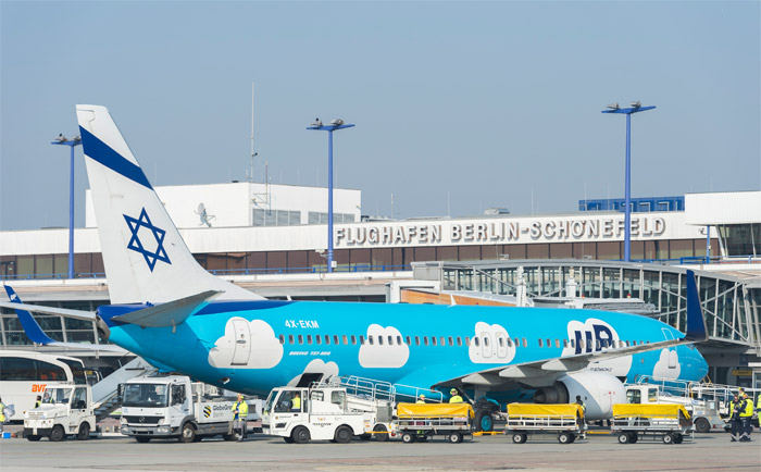 Up startet unter anderem nach Berlin. &copy; Günter Wicker / Flughafen Berlin Brandenburg