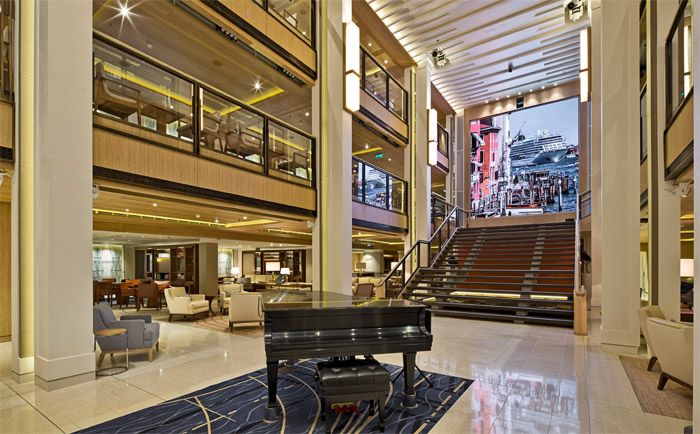 Das spannend gestaltete Atrium. &copy; Viking Ocean Cruises
