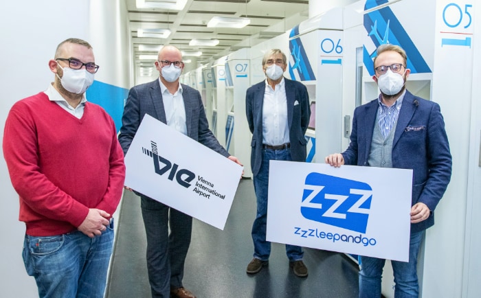 Fabio Rocchetti, Director of Operation von Zzzleepandgo, Julian Jäger, Vorstand der Flughafen Wien AG, Albrecht Clary-Aldringen, Geschäftsführer der Zzzleepandgo GmbH in Österreich, Filippo Schirmo, COO & Business Developer von Zzzleepandgo (v.l.n.r.) &copy; Flughafen Wien AG