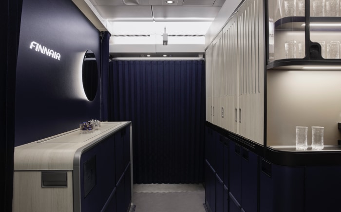 Elegantes Interieur in den neu ausgestatteten Fliegern. &copy; Finnair
