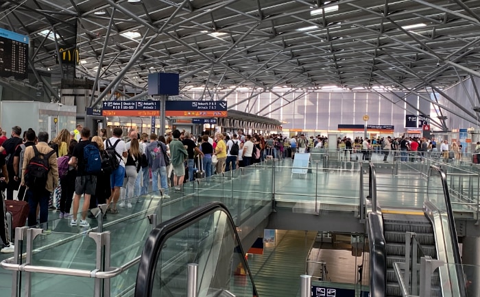 Elendslange Warteschlangen - wie hier am Flughafen Köln/Bonn - waren zuletzt keine Seltenheit. &copy; ReiseInsider