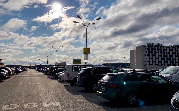 Der Parkplatz C (im Bild) ist beispielsweise deutlich günstiger als das Parkhaus 4. &copy; ReiseInsider