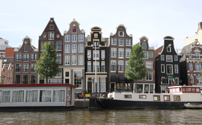 Die berühmten "Tanzenden Häuser" in Amsterdam. &copy; Ingrid Fiedler