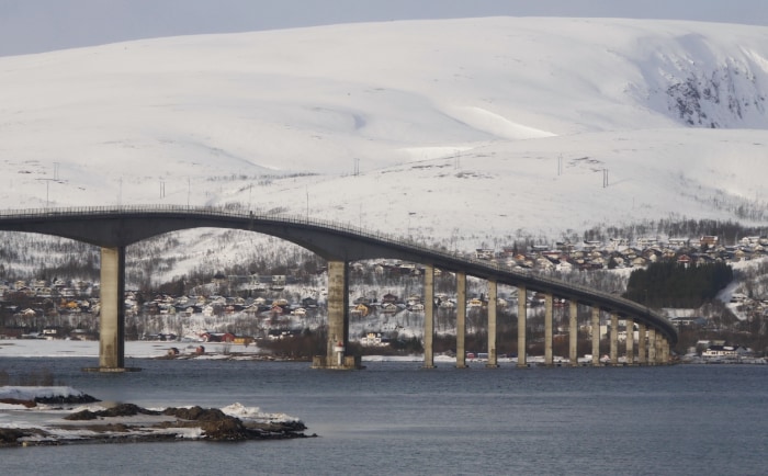 Die Fjorde werden oft durch Brücken und Tunnels verbunden. &copy; ReiseInsider