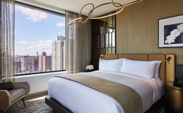 Gediegene Einrichtung und schöne Ausblicke im neuen Ritz-Carlton &copy; Marriott International