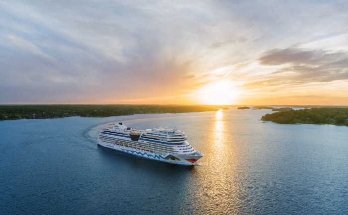 Die "Aida Mar" vor den Schären. &copy; Aida Cruises