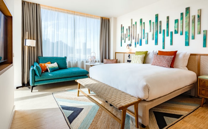 Auch die Zimmer sind künstlerisch gestaltet. &copy; InterContinental Hotels Group