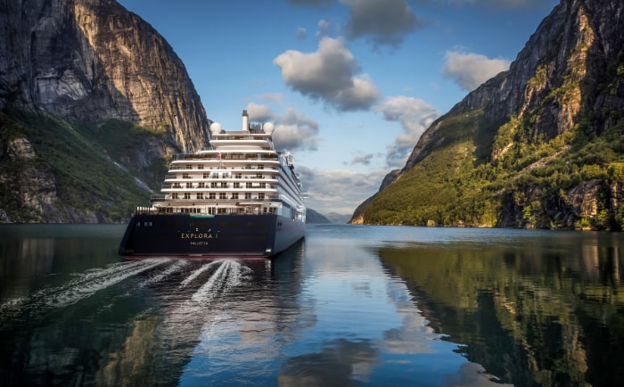 Die relativ kleine Explora I kann tief in die norwegischen Fjorde hineinfahren. &copy; Explora Journeys