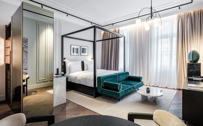 Zimmer gibt es in 10 Kategorien - hier ein Grand Deluxe Room. &copy; The Amauris Vienna
