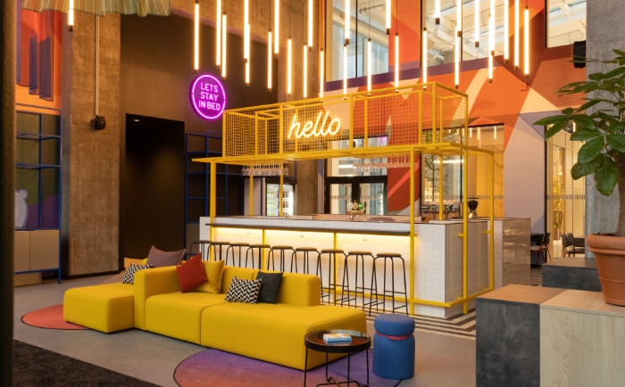 Cool designter Social Hub im Ibis Styles Ørestad. &copy; Accor