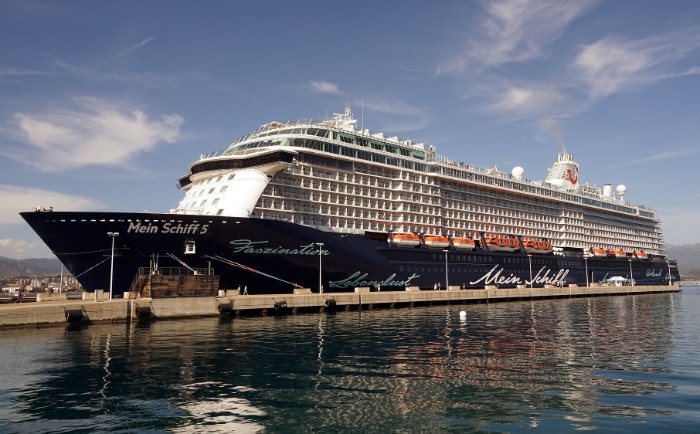 Die Mein Schiff 5 fährt rund um Afrika in Richtung Arabische Halbinsel. &copy; Bernd Hildebrandt / Pixabay