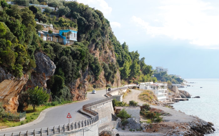 Reizvolle Küstenstraße in Albanien. &copy; Martin Dichler