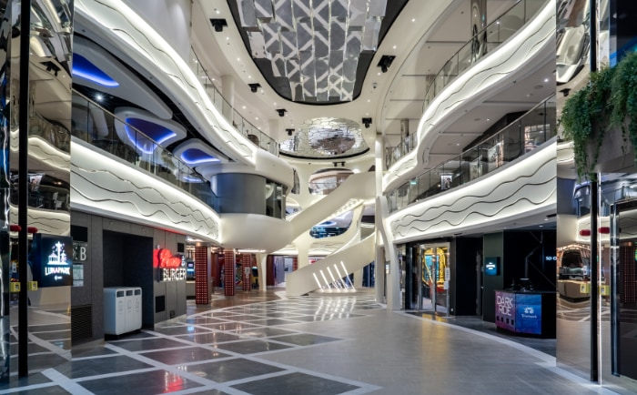 Die "Galleria" in der MSC World America. &copy; MSC Cruises