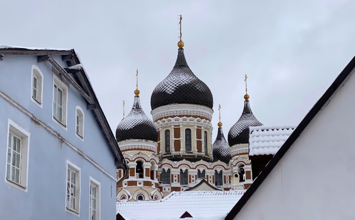 Hoch über der Stadt thront die Alexander-Newski-Kathedrale. &copy; ReiseInsider
