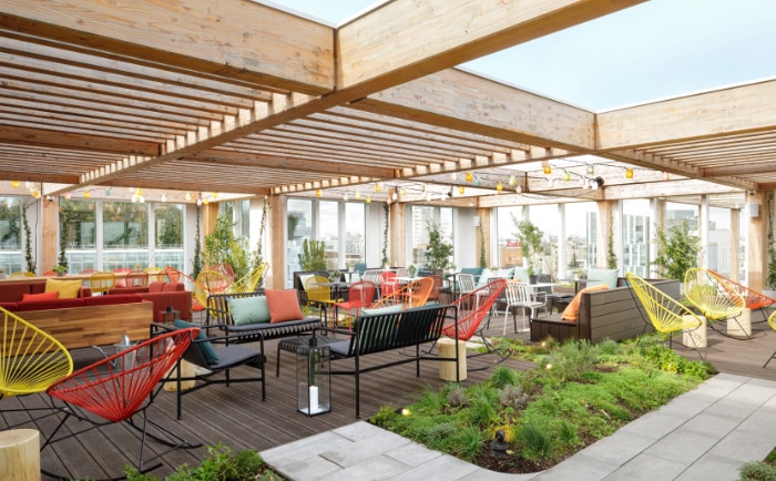 Wie in Wien gibt es auch in Paris eine chillige Rooftop-Bar. &copy; Zoku / Ewout Huibers & Concrete