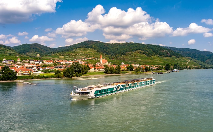 Beachtliche 135 Meter ist die Amadeus Riva lang. &copy; Amadeus