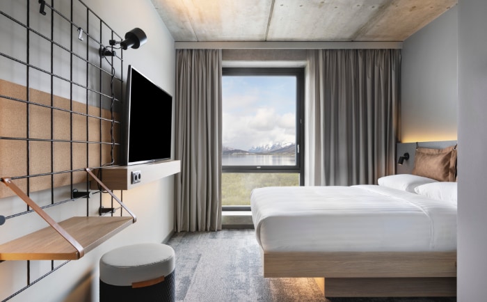 Cooles Zimmer im Moxy Tromsø. &copy; Moxy / Marriott International