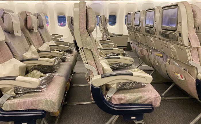 Sitzreihen in der Economy Class von Emirates. &copy; ReiseInsider