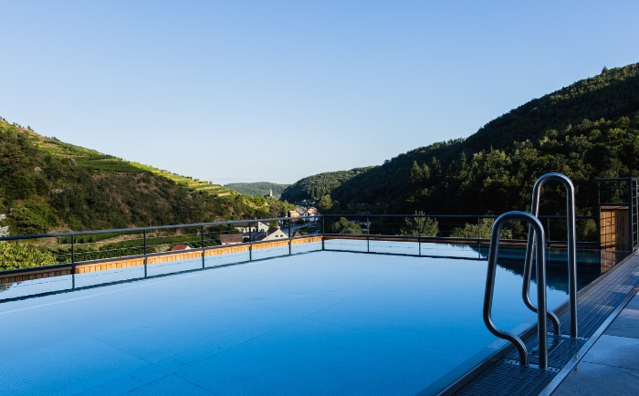 Einen Infinitypool gibt es im neuen Weinhotel ebenfalls. &copy; Weingut Nigl