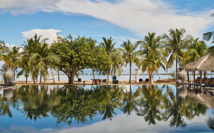 Poolbereich im neu eröffneten Resort. &copy; Sun Siyam Resorts