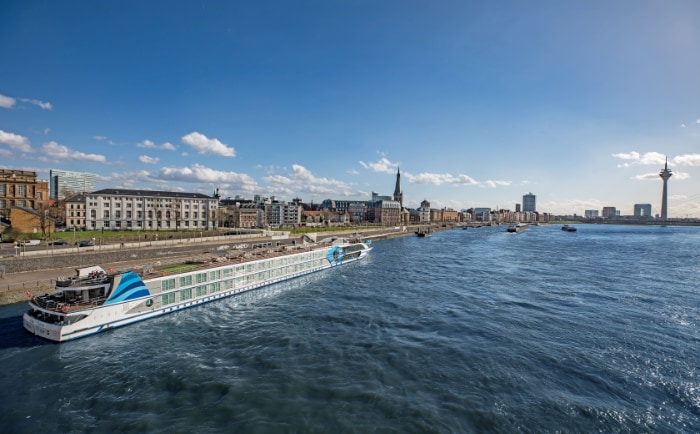 Viva-Flussschiff in Düsseldorf. &copy; Viva Cruises