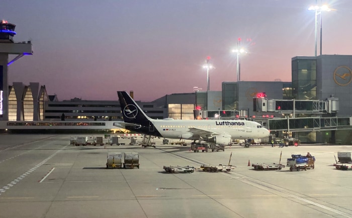 Lufthansa-Airbus am Flughafen Frankfurt. &copy; ReiseInsider