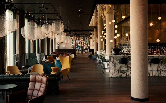 Loungebereich im The Cloud One Prag. &copy; Motel One