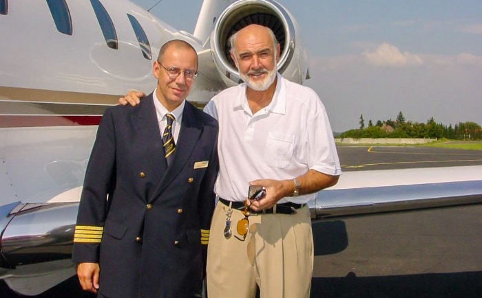 Der langjährige Pilot flog auch viele Promis wie etwas Sean Connery. © Sammlung Gerhard Gruber Der langjährige Pilot flog auch viele Promis wie etwas Sean Connery. © Sammlung Gerhard Gruber
