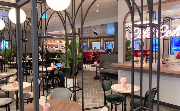 Ein wenig "Wien" auf der Mein Schiff 7: Café Central. &copy; Alexandra Eisler