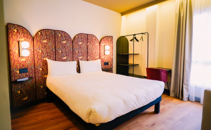 Stilistisch eher theatralisch geht es im Ibis Styles Madrid Centro Maravillas zu. © Accor Stilistisch eher theatralisch geht es im Ibis Styles Madrid Centro Maravillas zu. © Accor