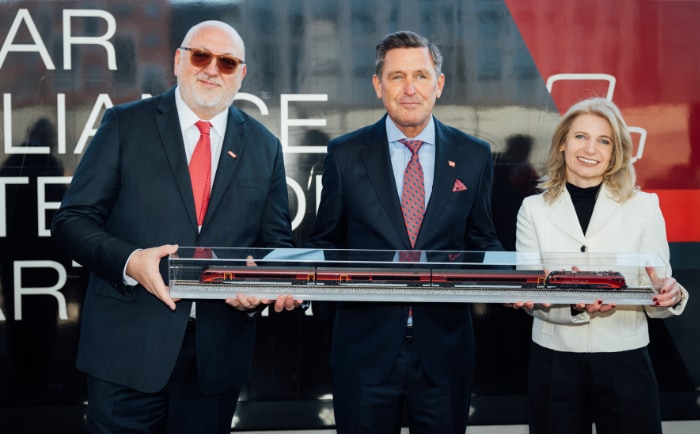 CEO Andreas Matthä (ÖBB), Bundesminister Peter Hanke (BM IMI), CEO Annette Mann (Austrian Airlines). &copy; ÖBB-Daniel Willinger