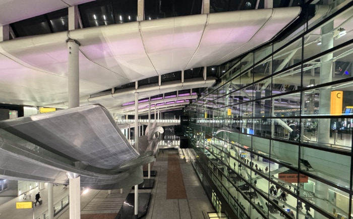Wer beispielsweise über Heathrow (am Bild) einreist, benötigt eine ETA. &copy; ReiseInsider