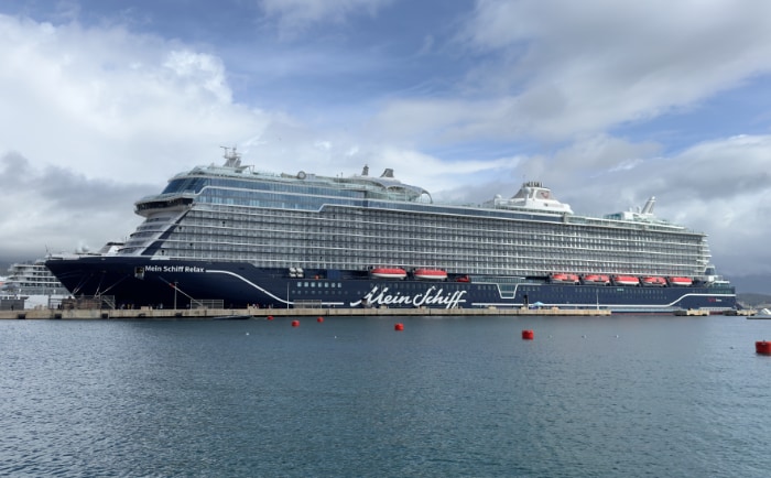 Die Mein Schiff Relax stellt auch von außen eine imposante Erscheinung dar. &copy; ReiseInsider