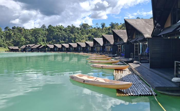 Das schwimmende 500RAI Resort. &copy; Martin Dichler