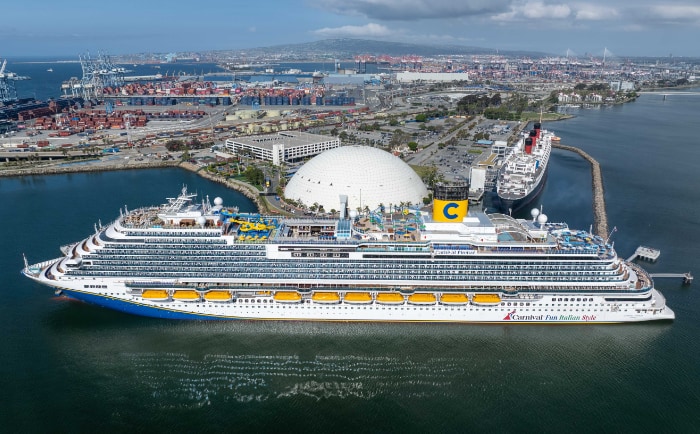 Die Carnival Firenze im Hafen von Long Beach. &copy; Carnival